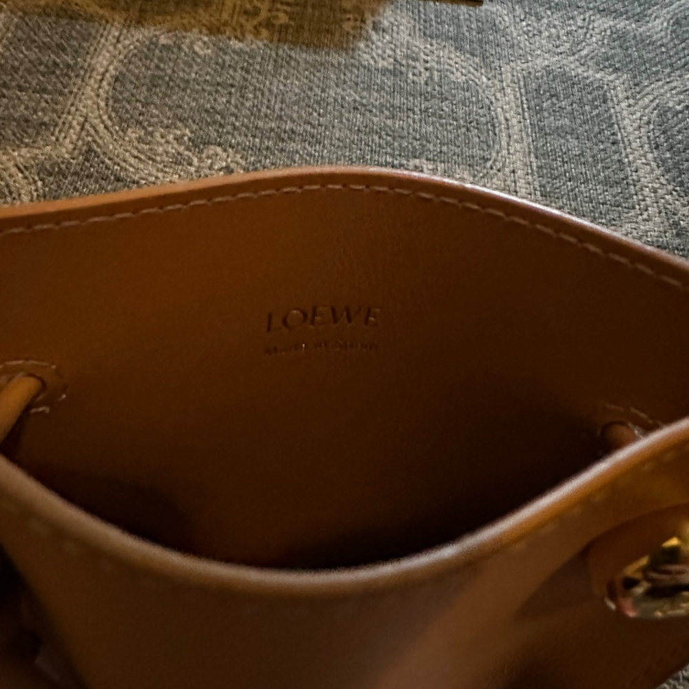 Loewe Pebble Dice pocket bag calfskin - Picture 5 of 9